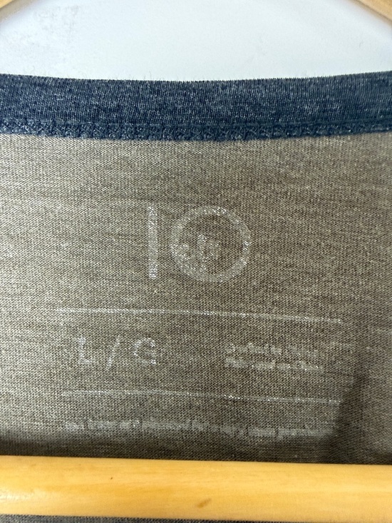 TenTree Neutral Two-Tone Raglan Graphic Tee Size Large - Picture 2 of 6